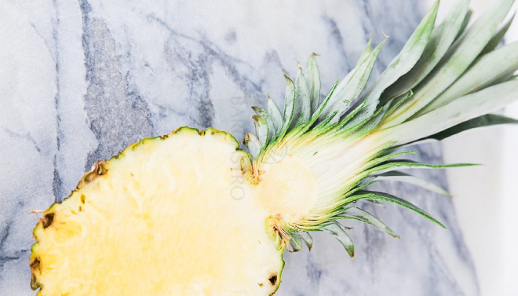 ananas-zutat-marmorplatte-smoothie