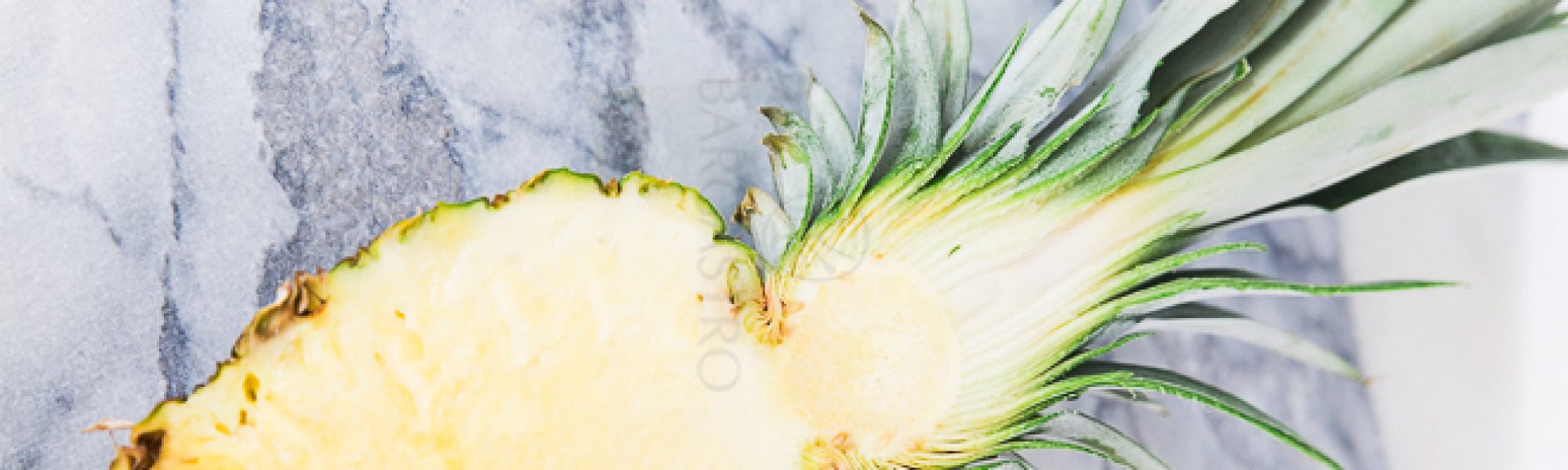 ananas-zutat-marmorplatte-smoothie