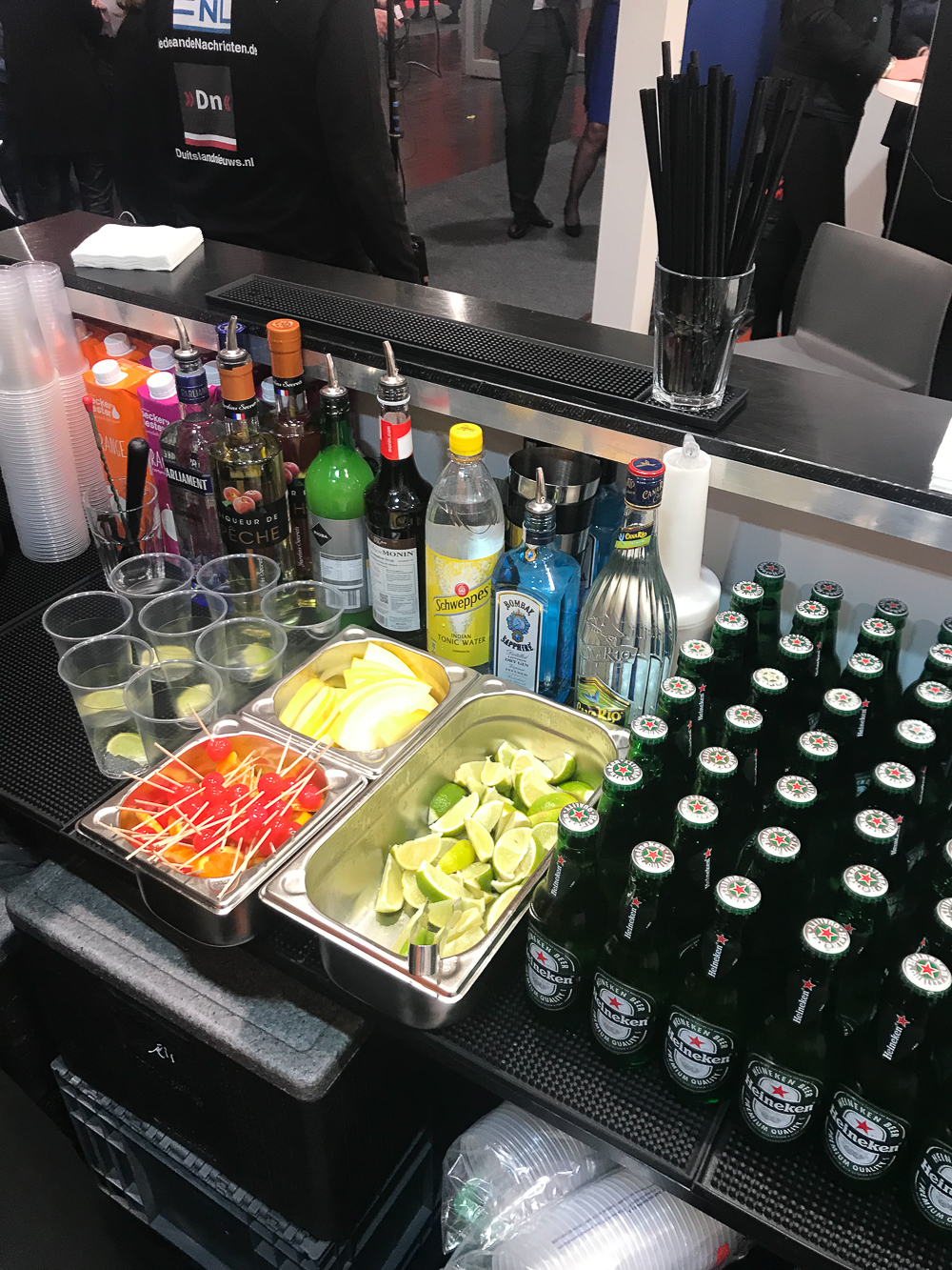 mobile cocktailbar für den messestand