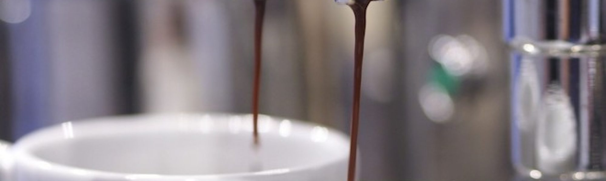 kaffee-siebträgermaschine-tassen