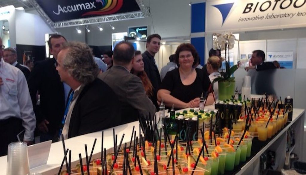 Bunte Cocktails auf der Analytica Messe München