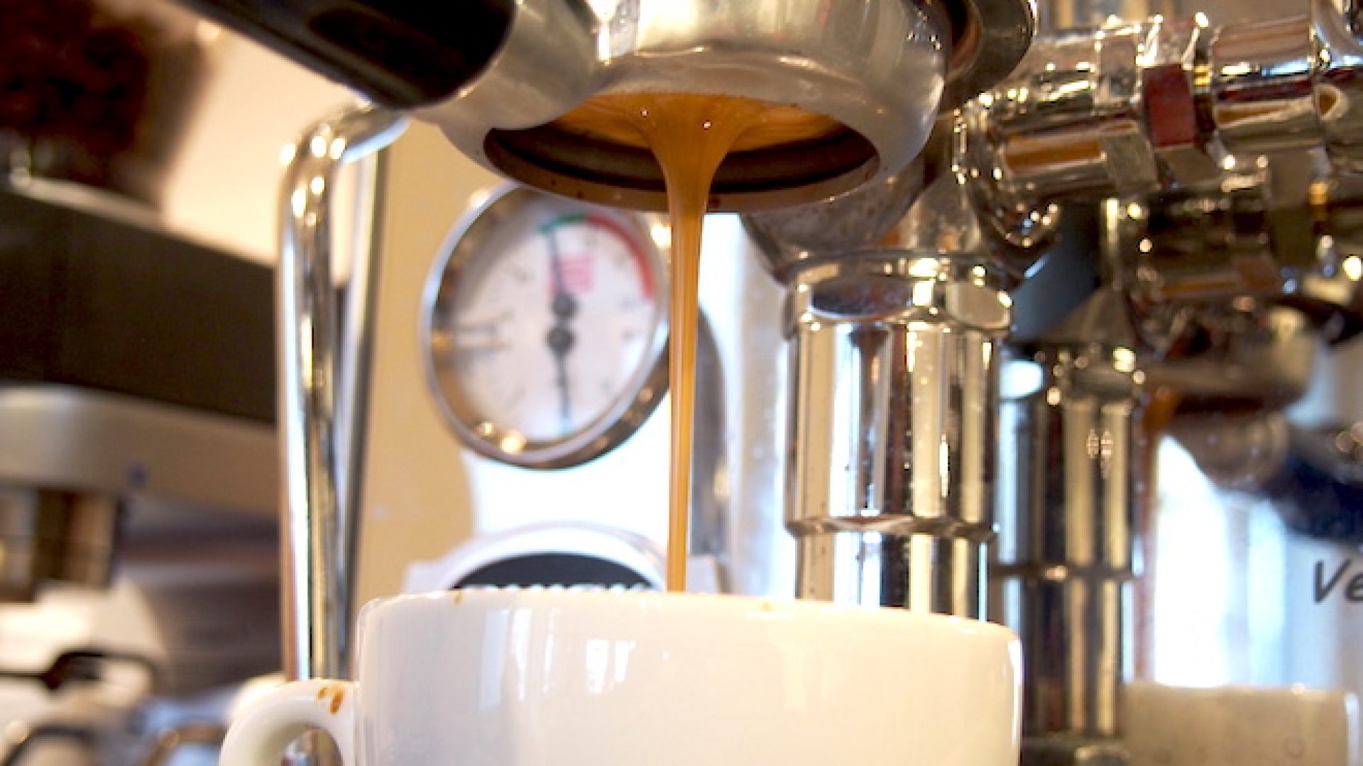 siebtraegermaschine-crema-kaffee-siebtraeger-drip siebtraegermaschine-crema-kaffee-siebtraeger-drip