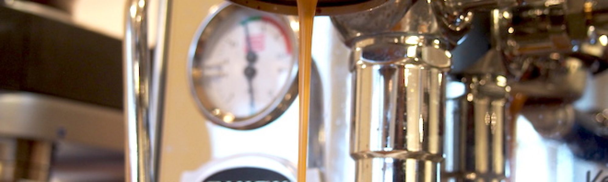 siebtraegermaschine-crema-kaffee-siebtraeger-drip