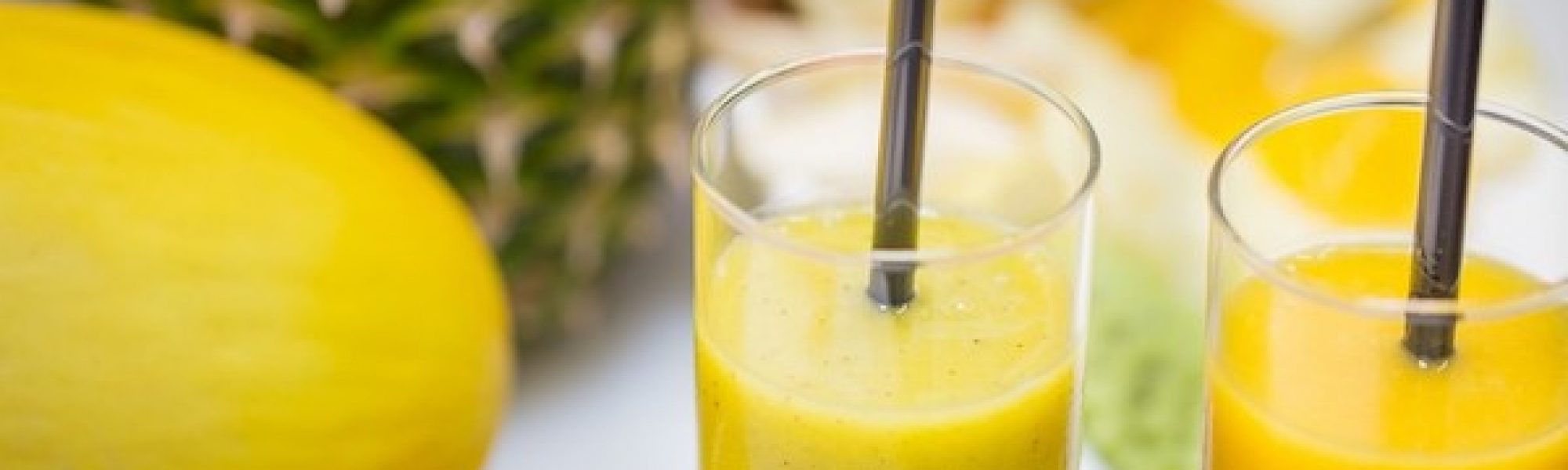 smoothies-gruen-gelb-ananas-melone-orange